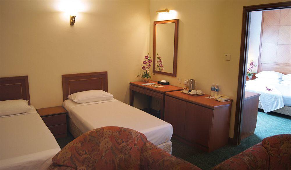Orkid Hotel Melaka Экстерьер фото